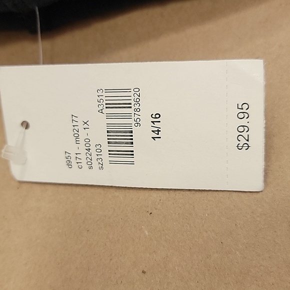 Lane Bryant, Size 14/16 Black Capri Legging.  NEW with Tag - Picture 2 of 11